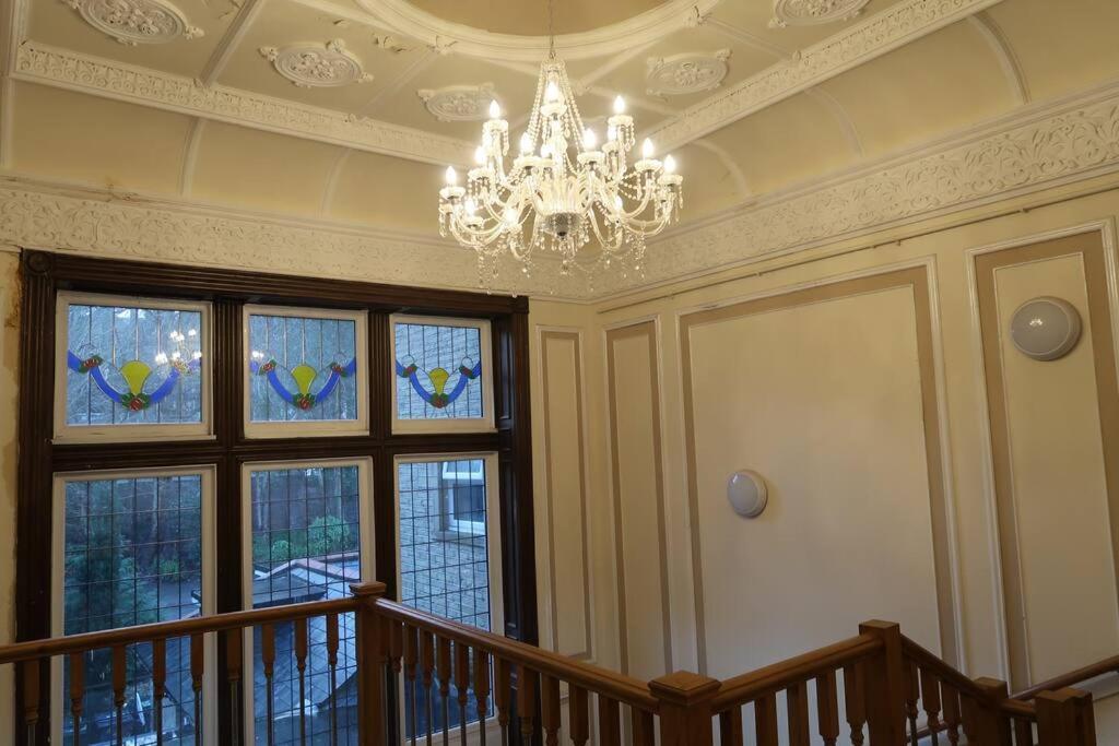 Two-Bedroom Apartment With Scenic Balcony View Shipley  Εξωτερικό φωτογραφία